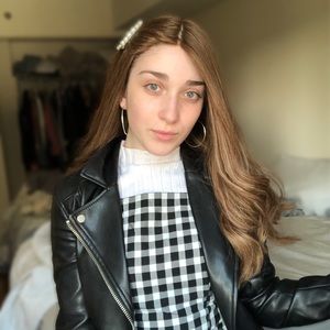 Meet your Posher, Etty